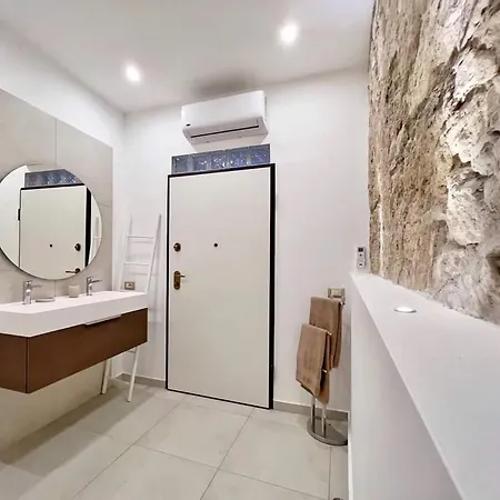 Apartment Dimora Diaz 23a *