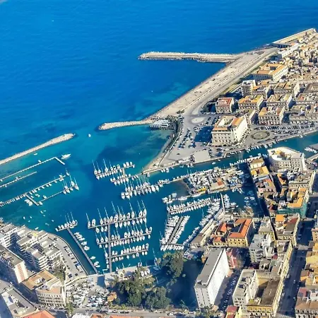 Dimora Diaz 23a 公寓