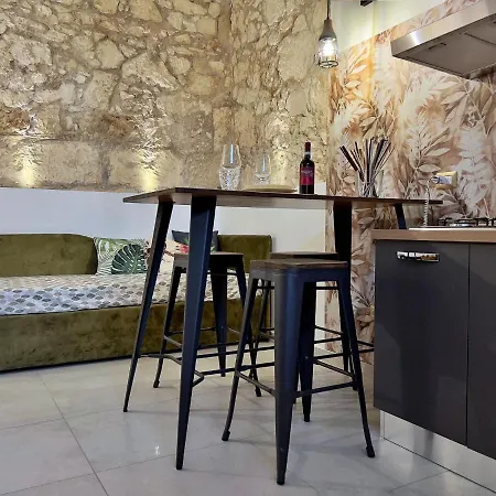 Dimora Diaz 23a * סירקוזה